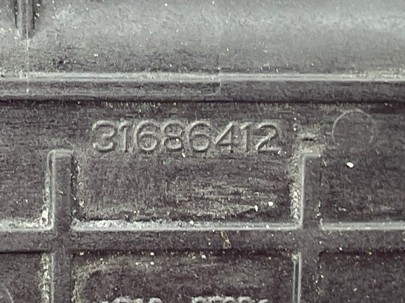 Напірна труба інтеркулера 31686412 Volvo XC60