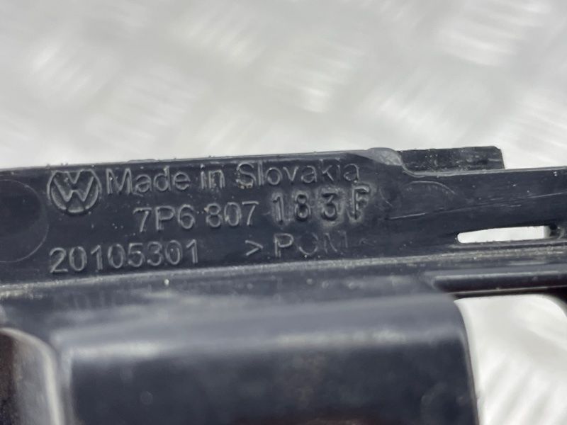 Направляющая бампера 7p6807183f Volkswagen Touareg