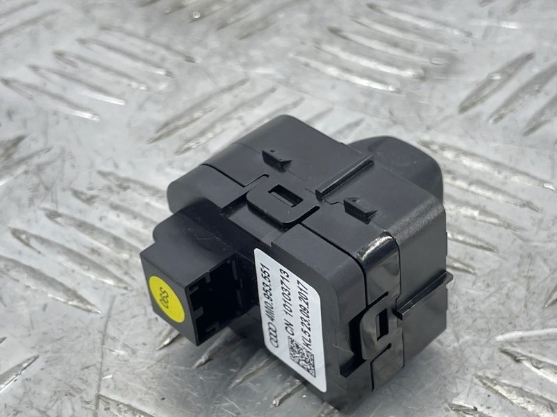 Перемикач регулятора положення рульової колонки 4M0953551 Audi Q7