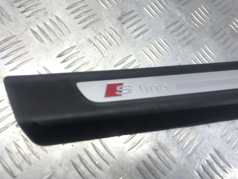 Накладка порогу s-line 4M0853374B9B9 Audi Q7