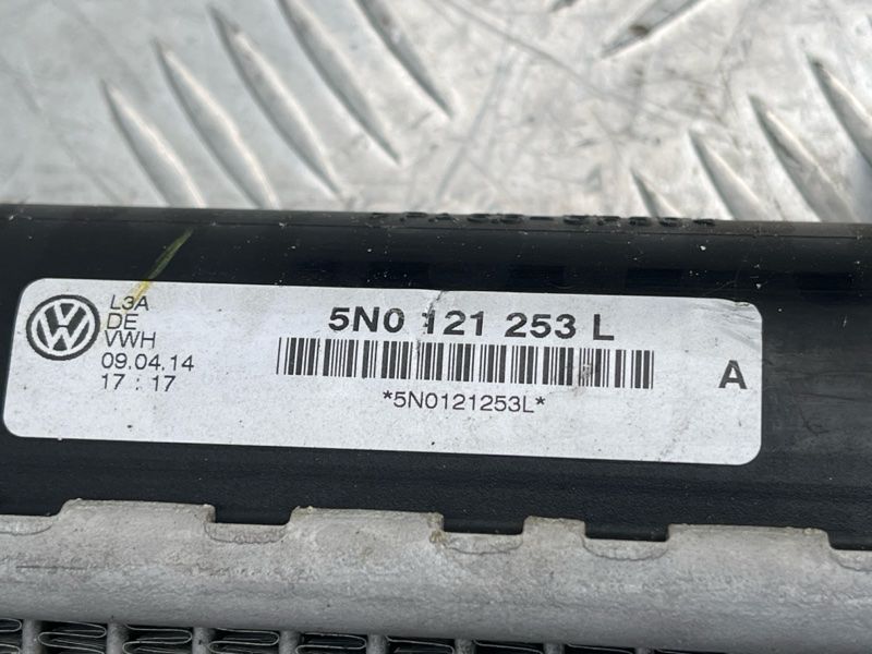 Радіатор охолодження двигуна 5N0121253L Volkswagen Tiguan
