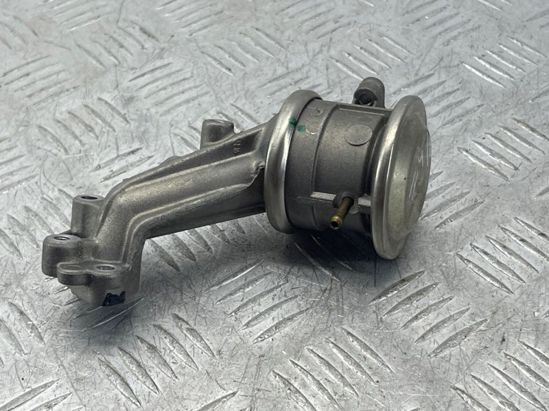 Клапан Audi A8