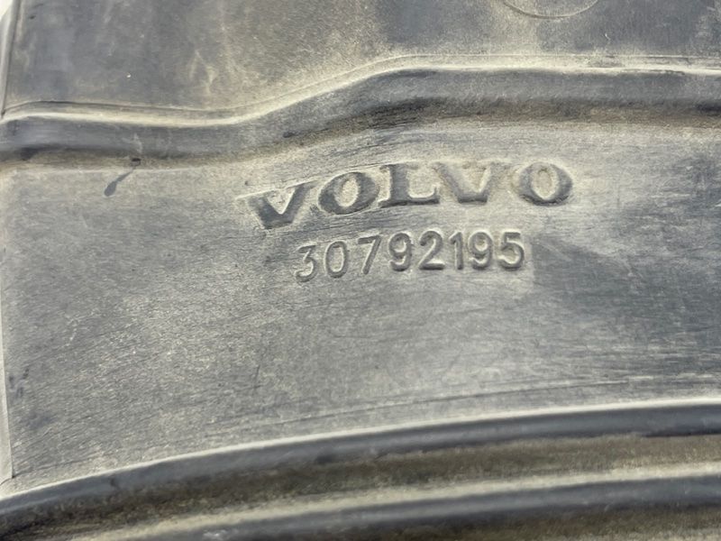 Воздуховод Volvo XC60