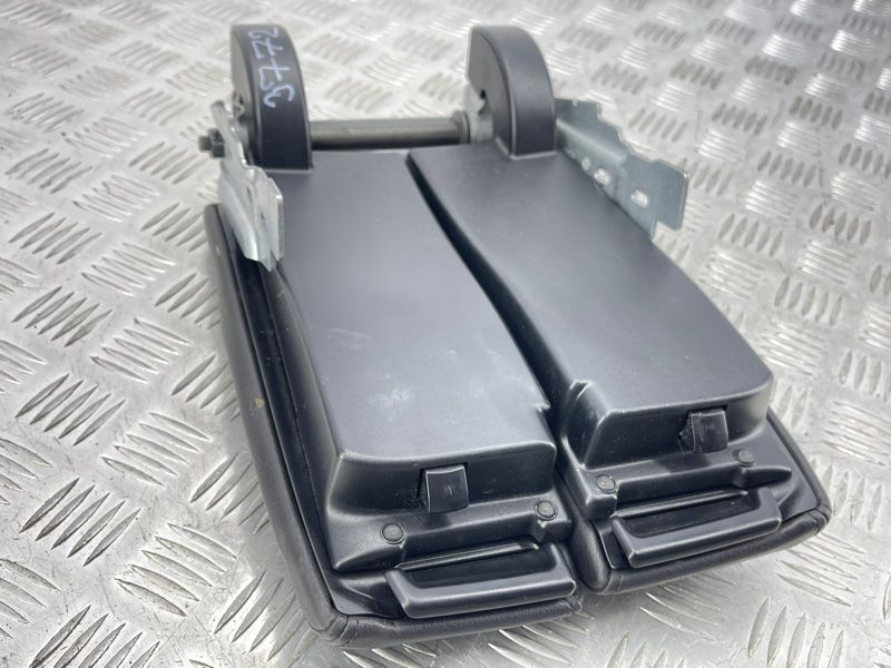 Подлокотник 7P6864207BK84 Volkswagen Touareg