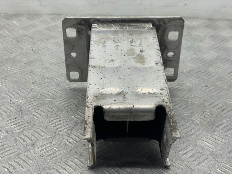 Кронштейн підсилювача бампера правий 80A807134 Audi Q5 Audi Q5, Audi Q5 Sportback, Audi SQ5, Audi SQ5 Sportback