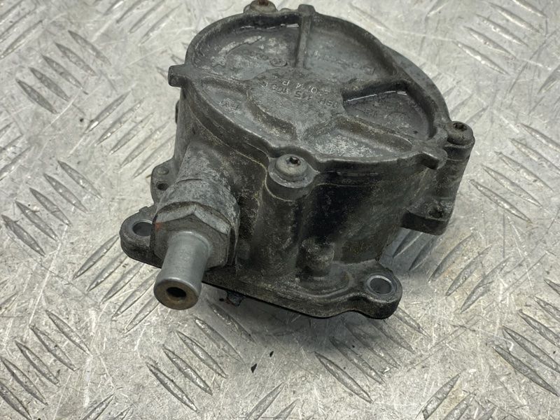 Вакуумний насос 03H145100C Volkswagen Touareg