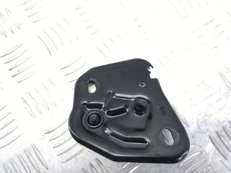 Скоба замка капота 4G0823186 Audi A6
