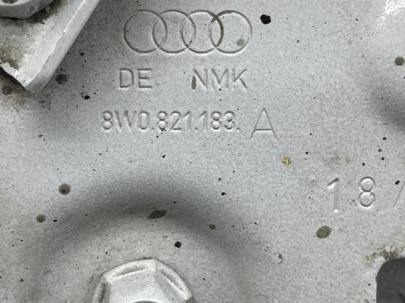 Кронштейн крила Audi A4 Allroad