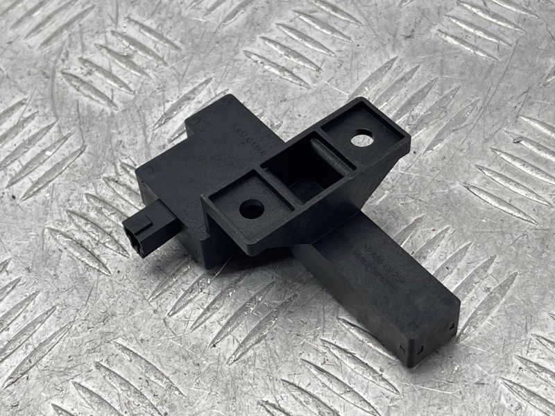 Антена безключового доступу (KESSY) 8K0907247 Audi A6 Audi A4, Audi A4 Allroad, Audi A5, Audi A6, Audi A7, Audi A8, Audi Q5, Audi RS5, Audi RS7, Audi S4, Audi S5, Audi S6, Audi S7, Audi S8, Audi SQ5