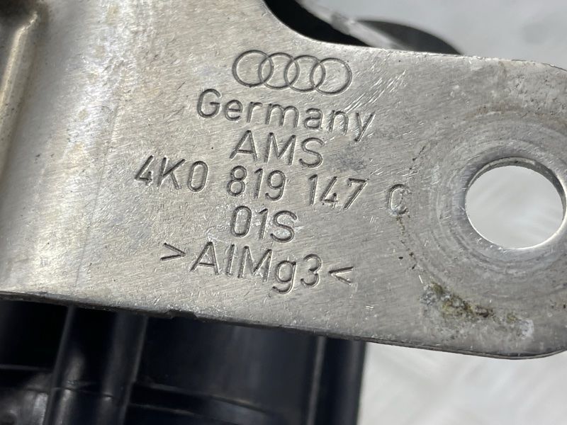 Додатковий насос охолоджуючої рідини 06H121601N Audi A6 Audi A7 Sportback, Audi Q5 PHEV, Audi S7 Sportback, Audi A4, Audi A4 Allroad, Audi A5, Audi A5 Sportback, Audi A6, Audi A6 Allroad, Audi A7, Audi A8, Audi Q5, Audi Q5 Sportback, Audi Q7, Audi R8, Audi S4, Audi S5, Audi S5 Sportback, Audi S6, Audi SQ5, Audi SQ5 Sportback