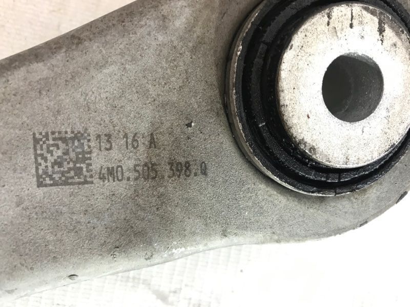 Рычаг задней подвески поперечный 4M0505398Q Audi Q7