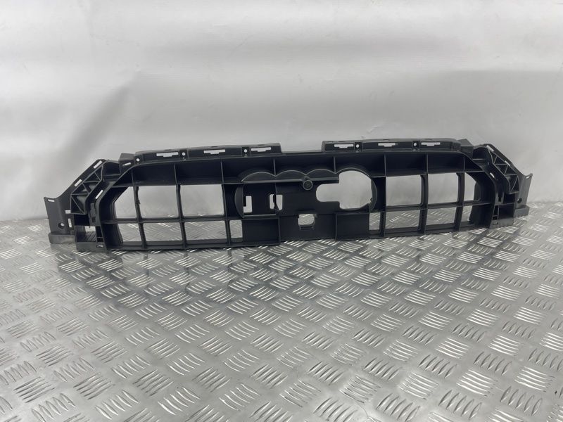 Каркас решетки радиатора 4G0807233F Audi A6