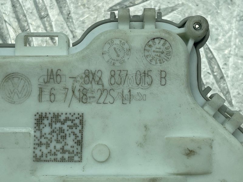 Замок дверей 8X2837015B Audi Q5