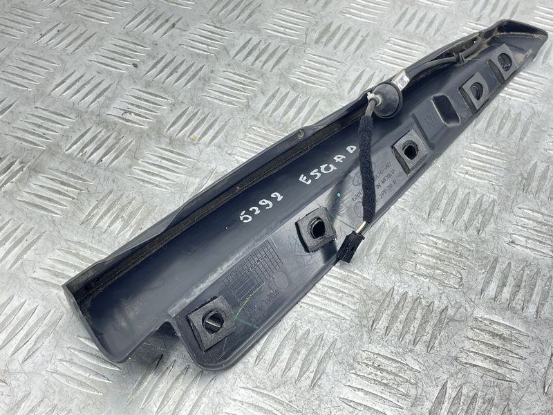 Датчик відкриття кришки багажника LJ6BS406A76AB Ford Escape