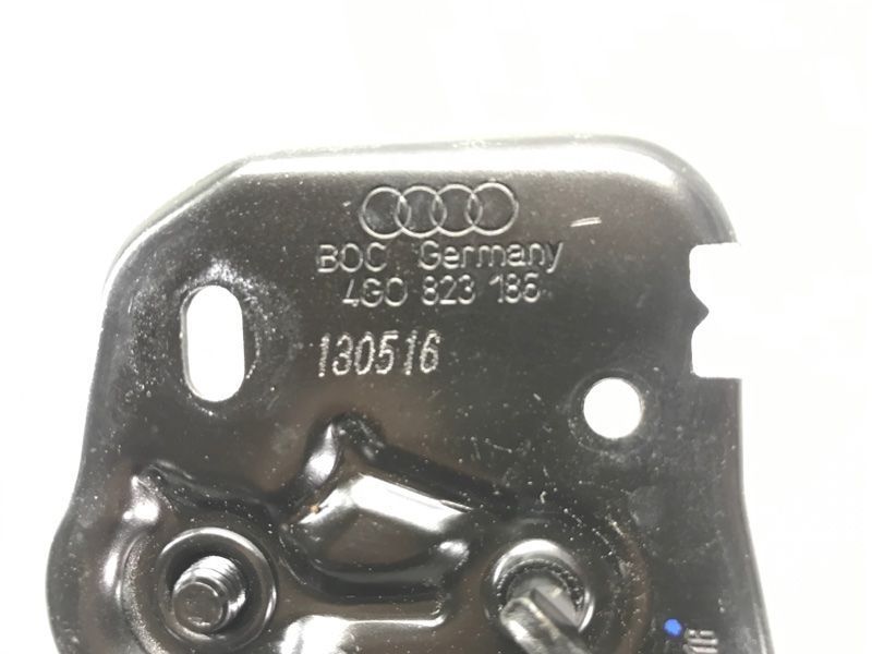 Скоба замка капота 4G0823186 Audi A6