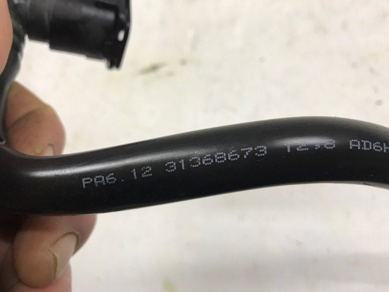 Трубопровід системи охолодження 31368673 Volvo XC60