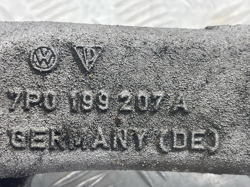Кронштейн опори двигуна 7P0199207A Volkswagen Touareg