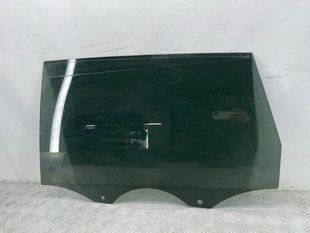 Стекло двери Audi Q7