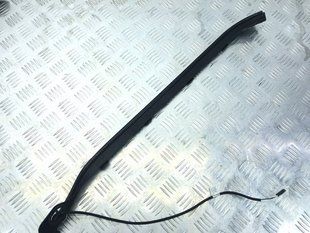 Захисний молдинг правий 7P6827712 Volkswagen Touareg Volkswagen Touareg