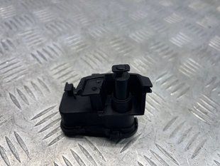 Замок лючка паливного бака 7P0810773D Volkswagen Touareg