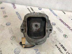 Опора / Подушка двигателя 8R0199381H Audi S4