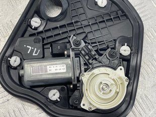 Приводный блок двери / Доводчик 4G8837003 Audi A7