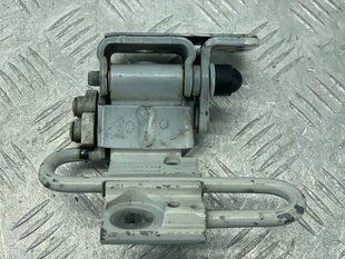 Петля двери нижняя 3C8833412B Volkswagen CC