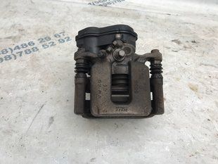 Суппорт тормозной 8U0615404B Audi Q3