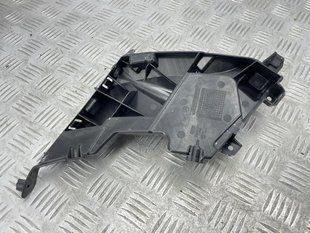 Направляющая переднего бампера 4G8807284C Audi A7