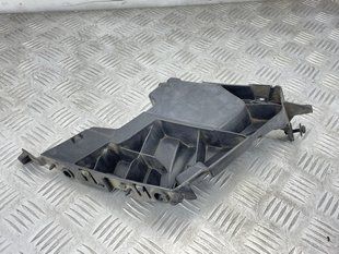 Направляющая переднего бампера 4G8807283C Audi A7