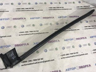 Уплотнитель двери 3C8837472 Volkswagen CC