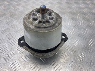 Опора / подушка двигуна 7L8199131A Audi Q7