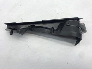 Уплотнитель лонжерона правый 4G0805234A Audi A6 Audi A6, Audi A7, Audi RS7, Audi S6, Audi S7