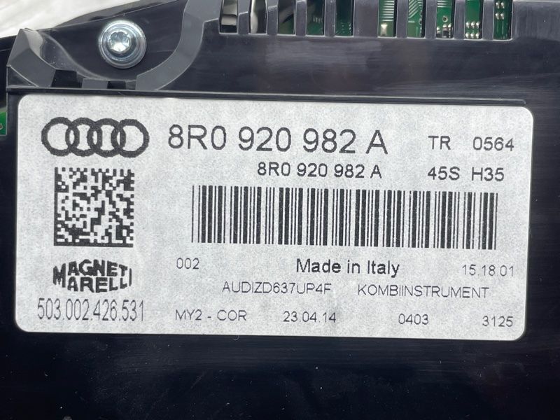 Комбинация приборов / Спидометр 8R0920982A Audi Q5