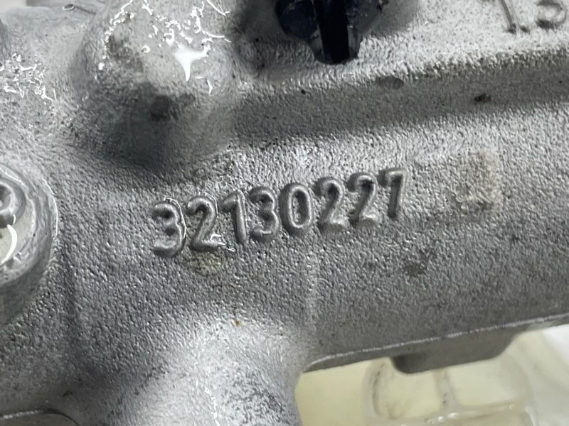 Головний гальмівний циліндр 32130227 Volvo XC90