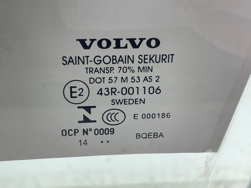 Скло дверей Volvo XC90