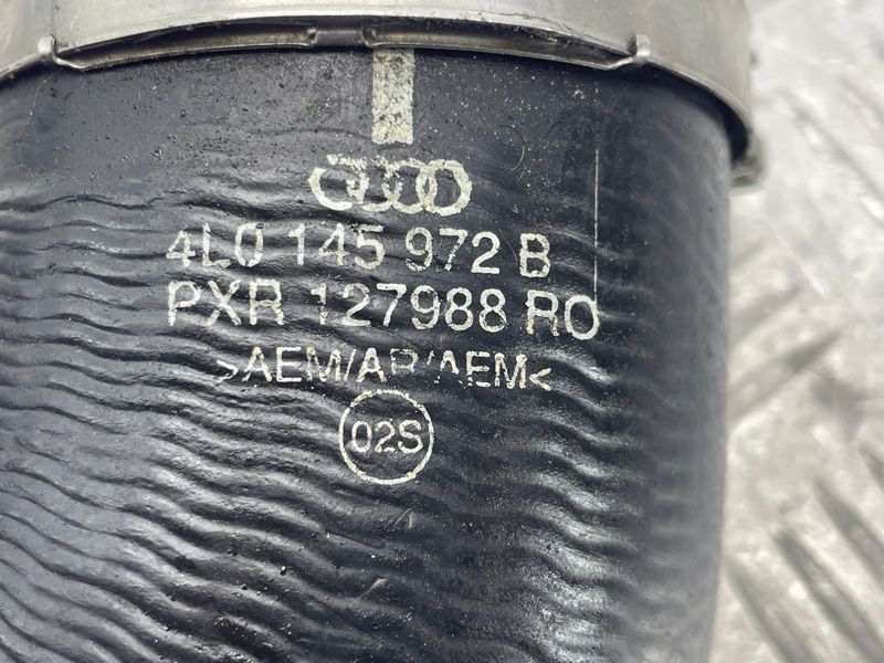 Патрубок інтеркулера 4L0145972B Audi Q7