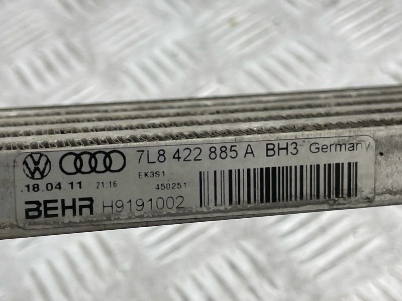 Масляный радиатор 7L8422885A Audi Q7