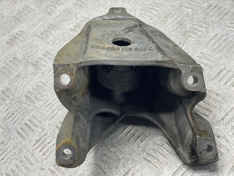 Опора / Кронштейн двигателя 4G0199305G Audi A6