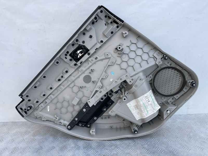Карта / Обшивка двери 17A867212DRLA Volkswagen Jetta