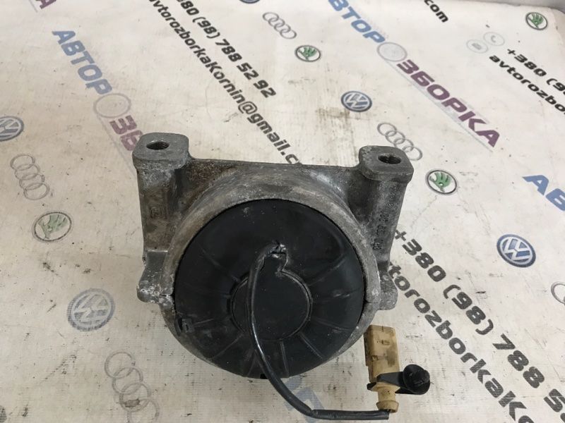 Опора / Подушка двигателя 8R0199381H Audi S4