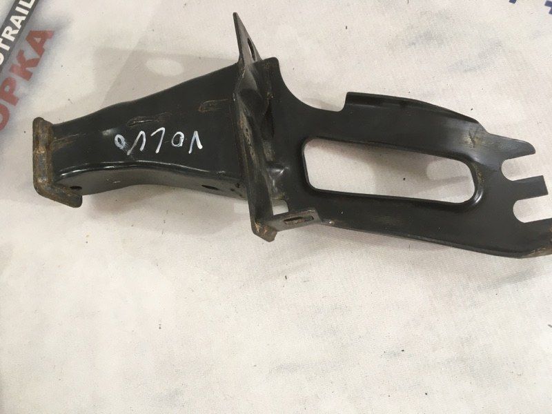 Кронштейн усилителя бампера 31329436 Volvo XC60