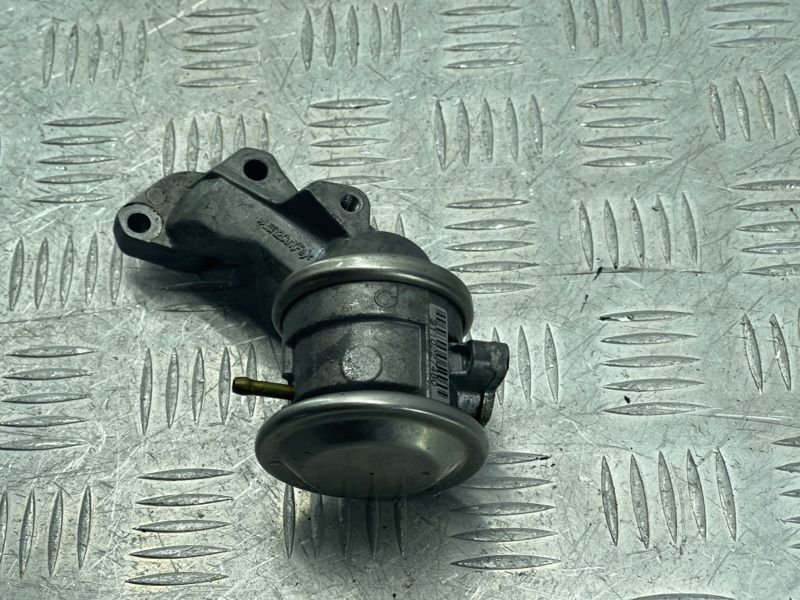 Клапан EGR 06E131102B Volkswagen Touareg