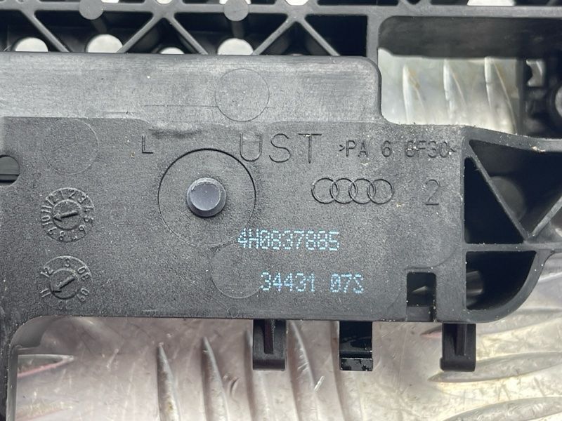 Кронштейн ручки 4H0837885 Audi A6
