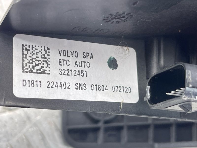 Педаль газа 32212451 Volvo XC60