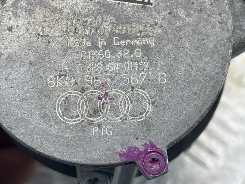 Насос охолоджувальної рідини 8K0965567B Audi A6