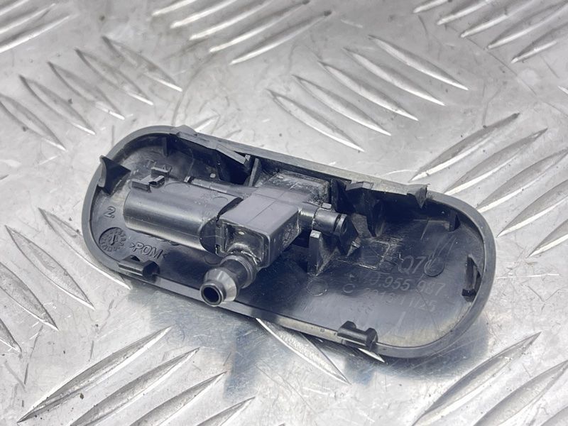 Форсунка омивача лобового скла 4m0955987 Audi Q7
