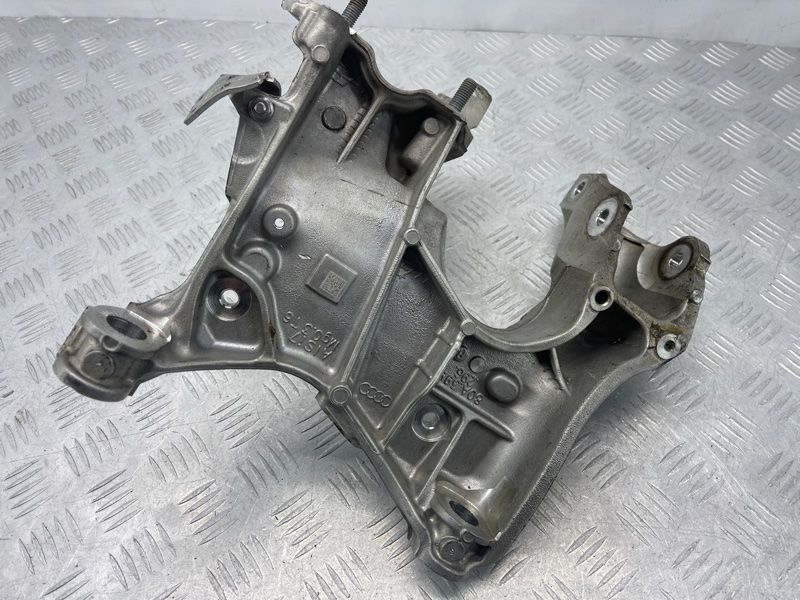 Кронштейн підрамника правий 80A399296R Audi Q5 Audi A6, Audi A7, Audi A8, Audi Q5, Audi Q5 Sportback, Audi Q7, Audi Q8, Audi S6, Audi S7, Audi SQ5, Audi SQ5 Sportback