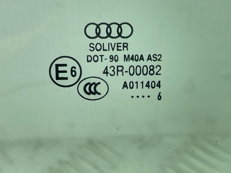 Стекло двери Audi Q3