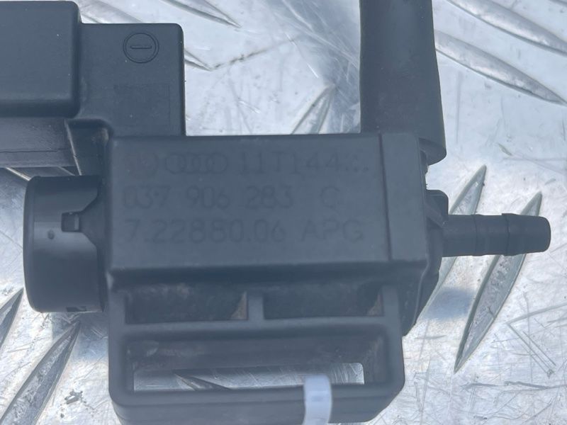 Клапан електромагнітний 037906283C Volkswagen Touareg